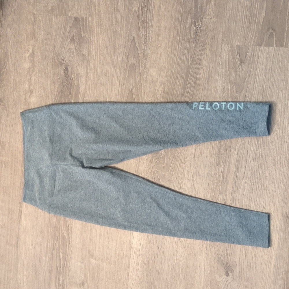 Beyond yoga x peloton colab caught in the midi leggings size large